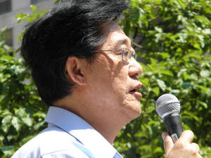 Dr Wong at rally